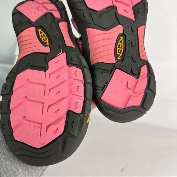 Keen Pink Water Shoes Size 3 - Picture 5 of 8